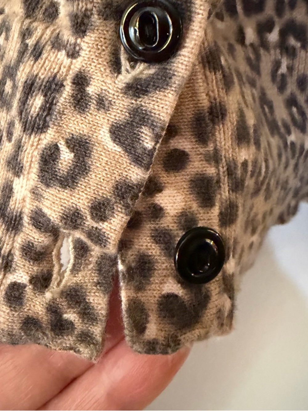 LOFT Neutral Leopard-Print Knit Cardigan - pre owned- size Medium - Pima Cotton - Picture 4 of 12